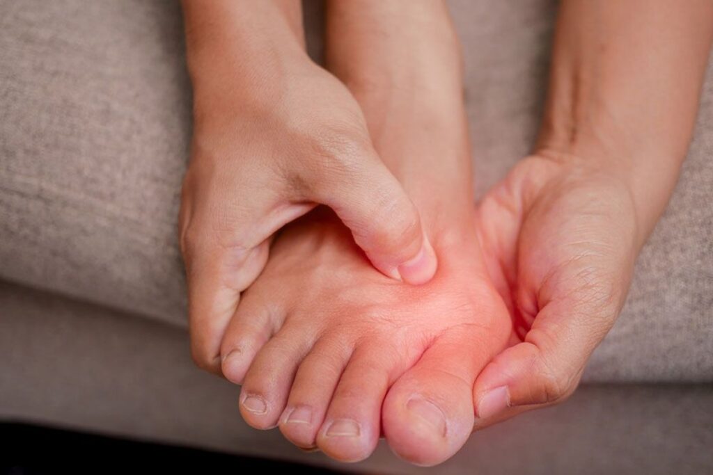 Top of Foot Pain Common Causes and Relief Options